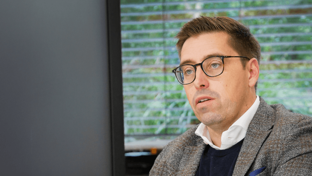 Ein Gespräch mit Sascha Müller, Gründer und Vorstandsvorsitzender von PAUL, über Stranded Assets, Technologie, Wärmepumpen und Fernwärme.