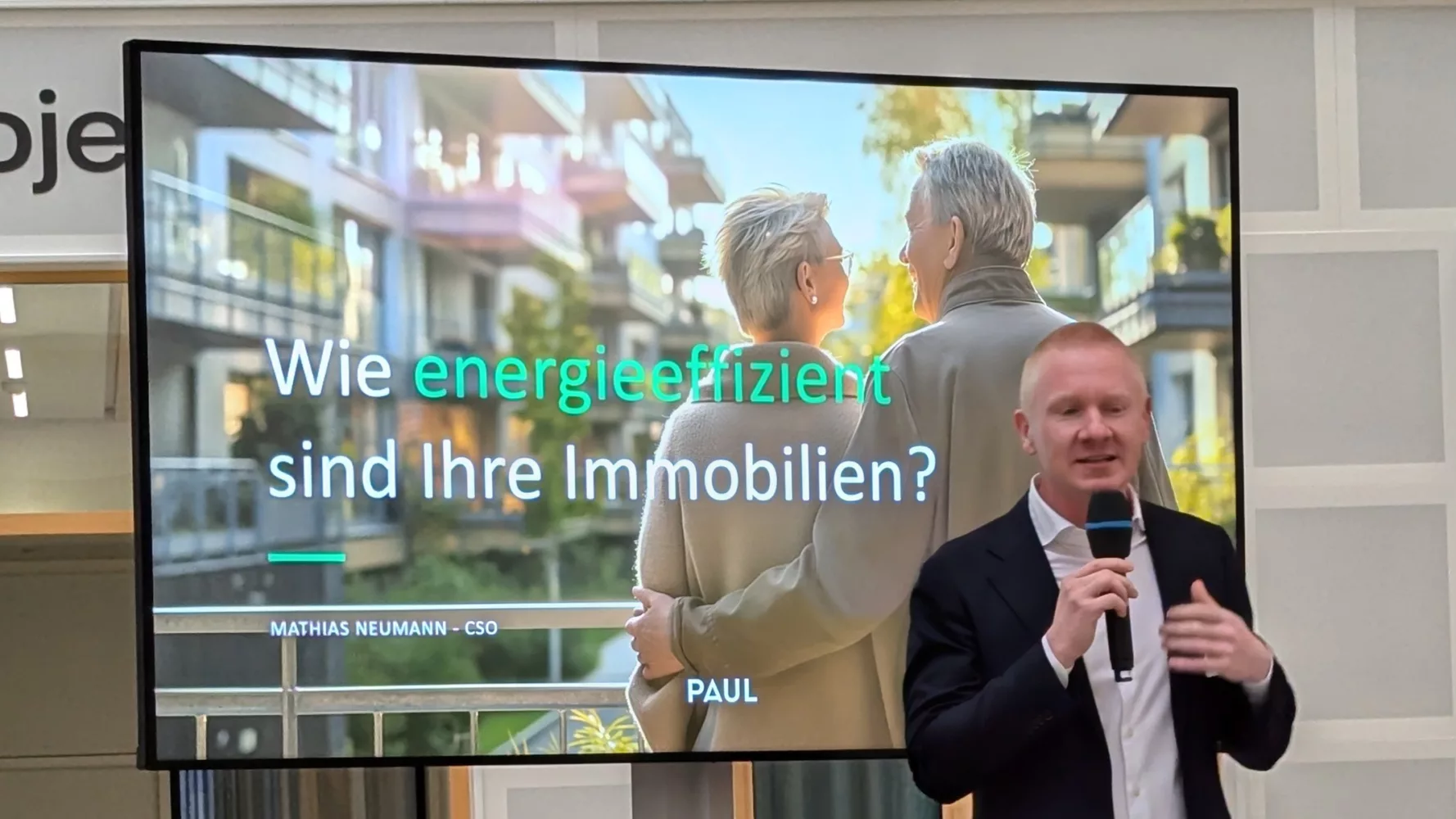 Mathias Neumann hält einen Vortrag bei ESG Konferenz