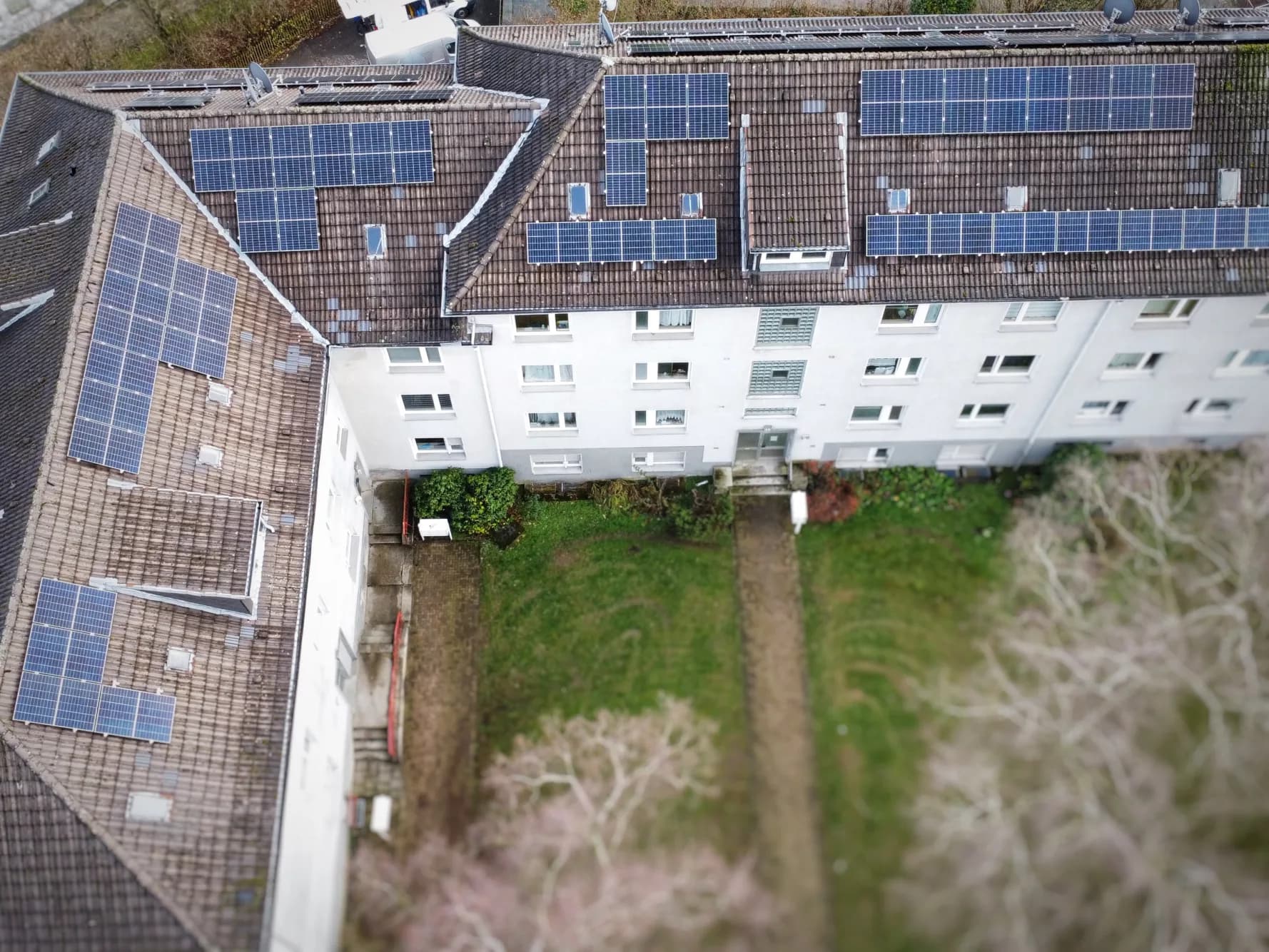 Die Pilotprojekte zu unserem Produkt PAUL Net Zero sind erfolgreich gestartet! Auf dieser Seite geben wir regelmäßig einen Einblick in die Umsetzung von PAUL Net Zero und zeigen hiermit: die Wärmewende für Bestandsimmobilien ist möglich. Schon jetzt.