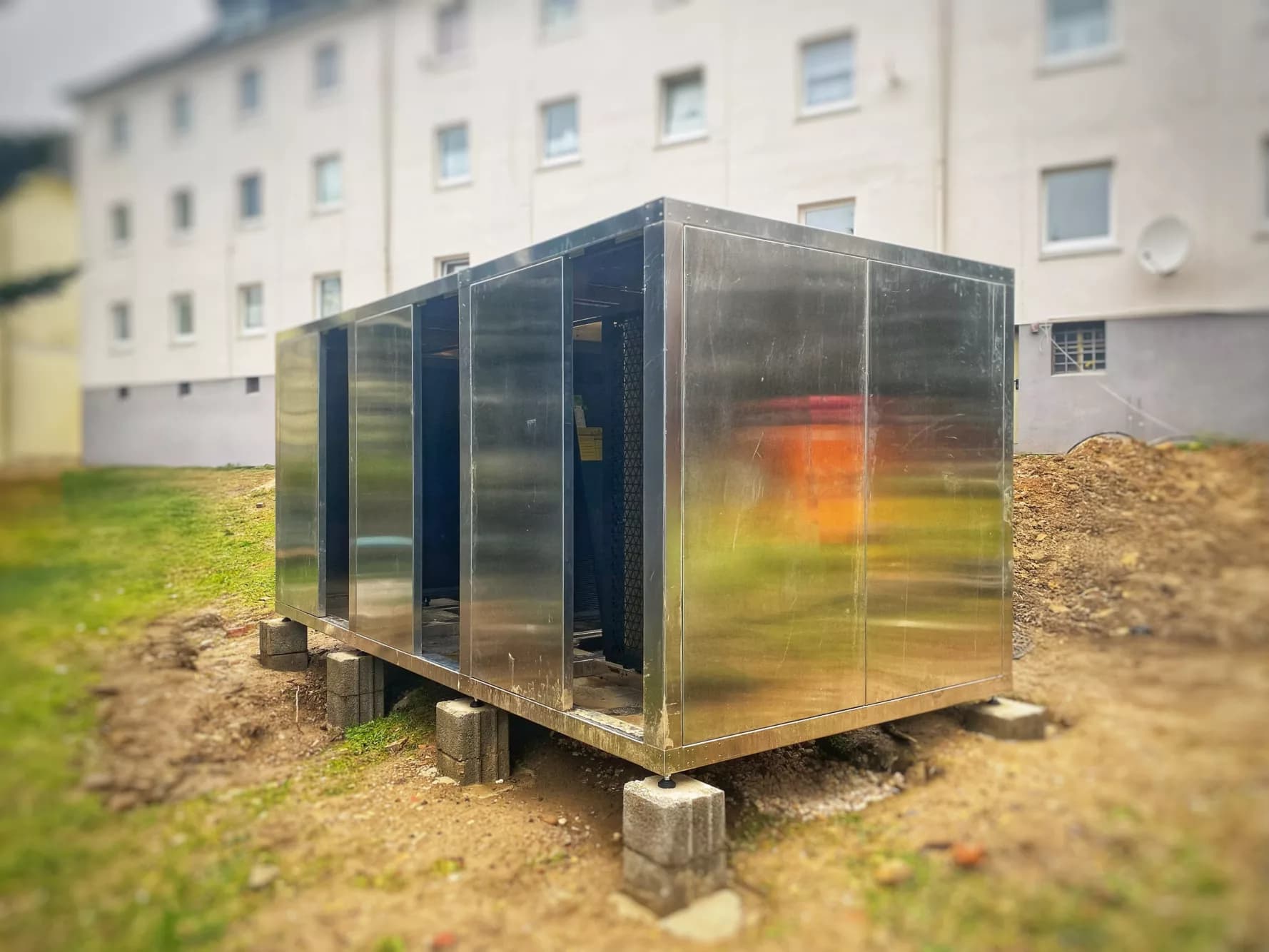 Die Pilotprojekte zu unserem Produkt PAUL Net Zero sind erfolgreich gestartet! Auf dieser Seite geben wir regelmäßig einen Einblick in die Umsetzung von PAUL Net Zero und zeigen hiermit: die Wärmewende für Bestandsimmobilien ist möglich. Schon jetzt.